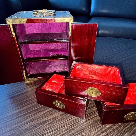 Vintage Chinese Jewelry Box! - Picture 8 of 9